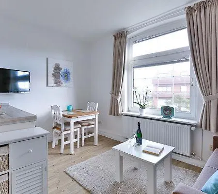 Apartment App. 8 In Strandnaher Lage - Bäderstil-villa In Wenningstedt/sylt Wenningstedt-Braderup