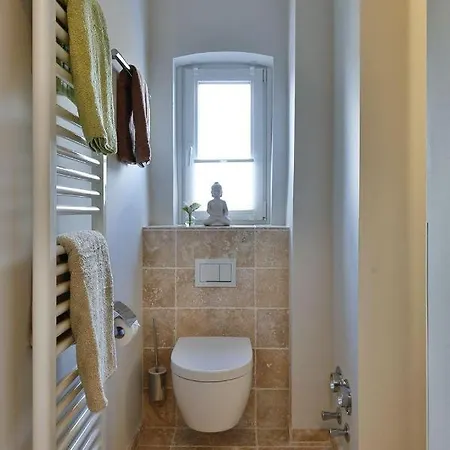 App. 8 In Strandnaher Lage - Bäderstil-villa In Wenningstedt/sylt Apartment *